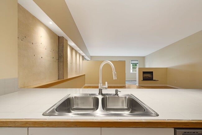 Building Photo - Stylish Studio Condo in Downtown Asheville...