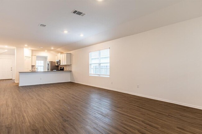 Building Photo - 175 Silver Springs Bend