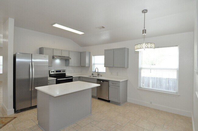 Building Photo - Newly Renovated Home in Pflugerville - Gre...