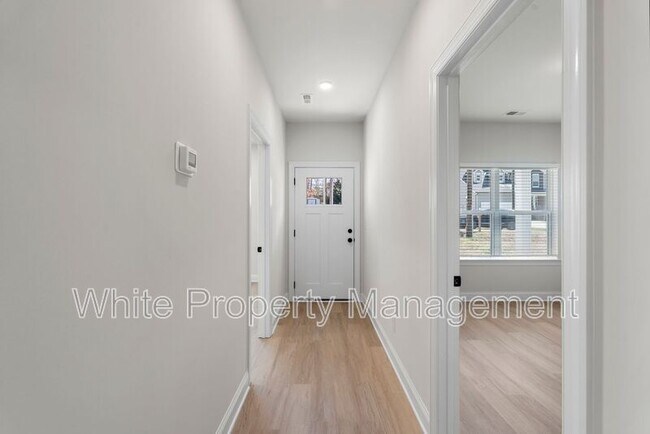 Building Photo - 7805 Shadow Lawn Rd