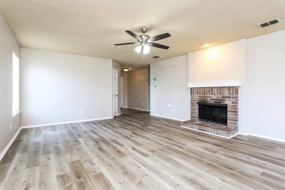 Building Photo - 529 Indian Paintbrush