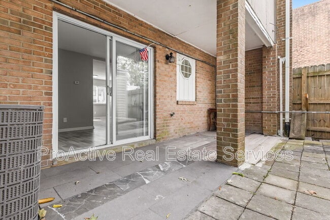 Building Photo - 1216 Bunsen Ct