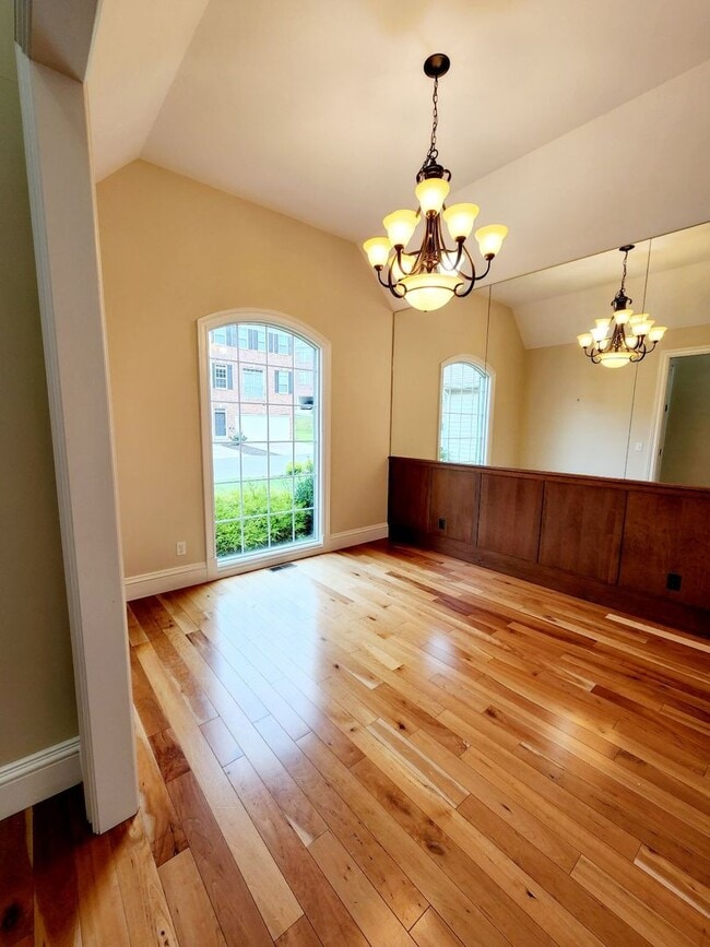 Building Photo - 5 bed/3.5 bath home on Lakeview Golf Resor...