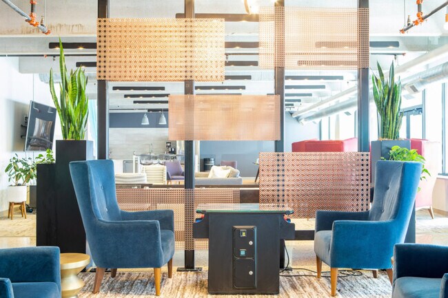 Building Photo - 1640 N Water St