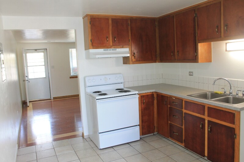 Building Photo - 4225 W 70th Pl