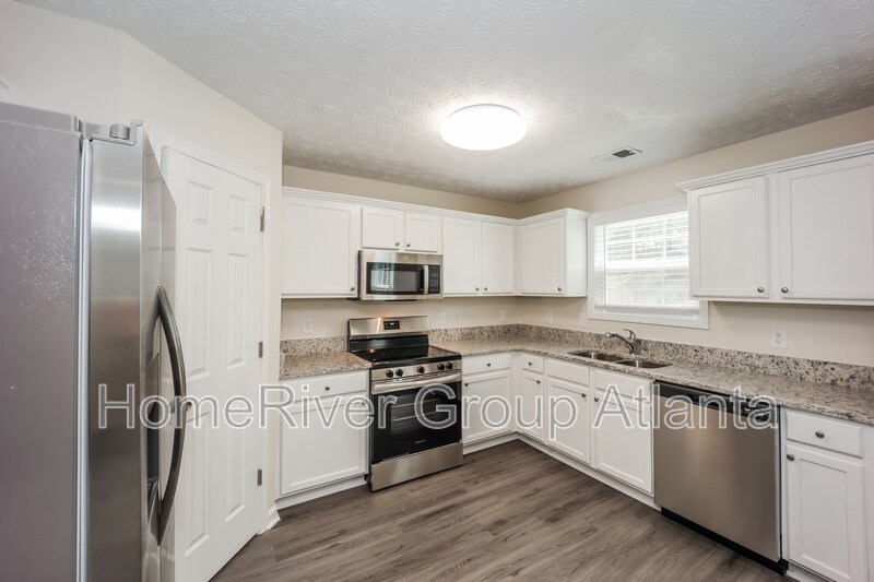 Building Photo - 1583 Marceau Dr