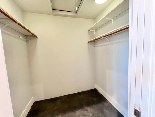 Building Photo - Pristine 3 Bedroom Craftsman House in Belm...