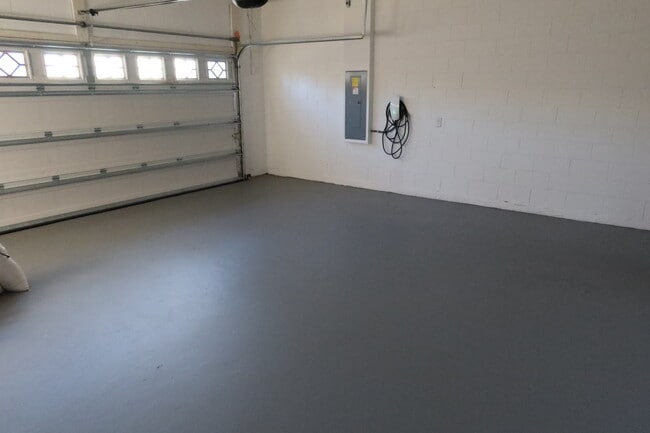 Building Photo - 14718 Fells Ln