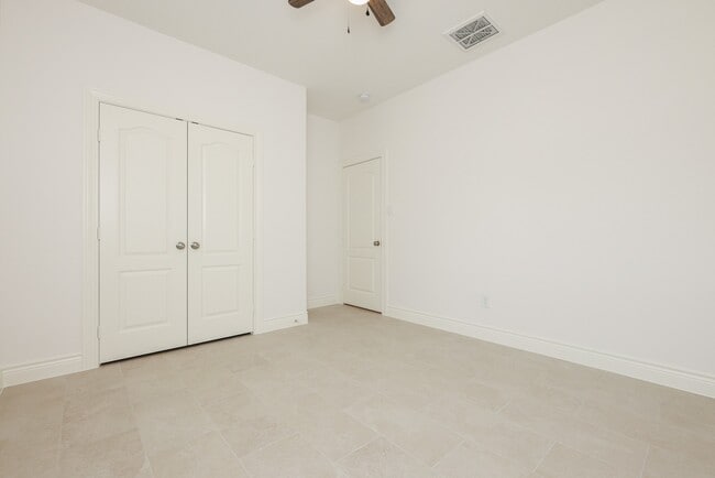 Building Photo - 2303 Cunningham Dr