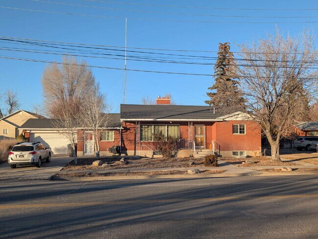 Building Photo - Updated Studio Apartment in Ephraim – All Utilities Included + Pet Friendly