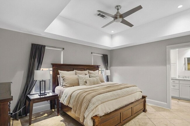 Building Photo - 4319 Cabell Dr