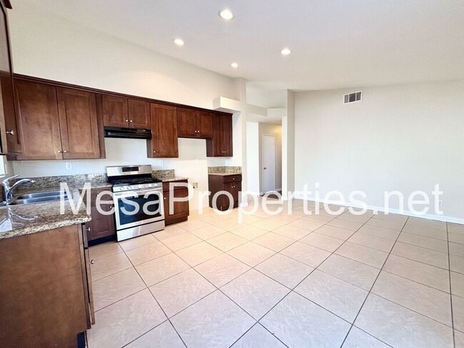 Building Photo - 13156 Bennington Dr