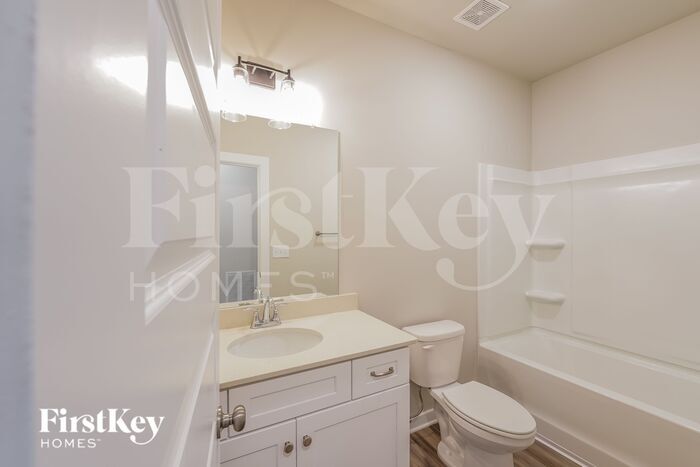 Building Photo - 1620 Brookhaven Dr