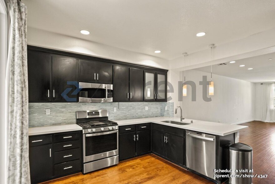 Building Photo - 960 Highland Terrace