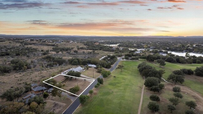 Building Photo - 113 W Bluebonnet Rd