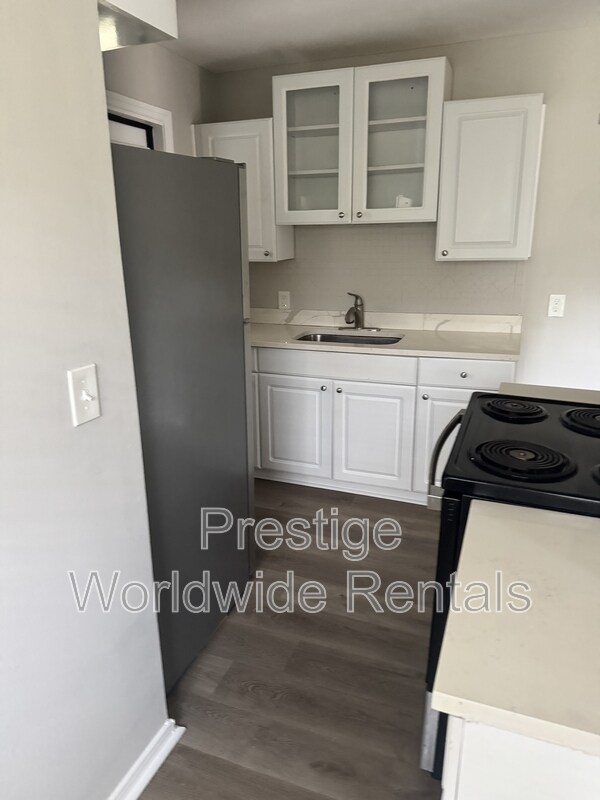 Building Photo - 3226 Urban Ave