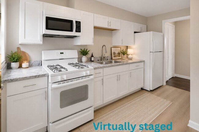 Building Photo - 1009 Lilley Ave