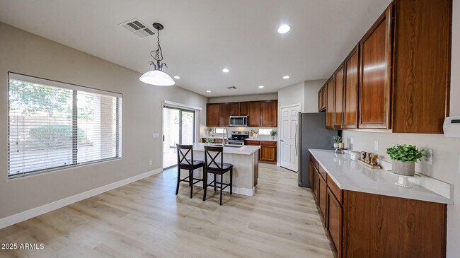 Building Photo - 15670 W Monterosa St