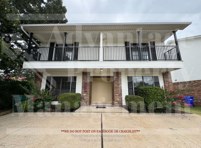 Primary Photo - Spacious and Convenient Duplex in Conway, AR