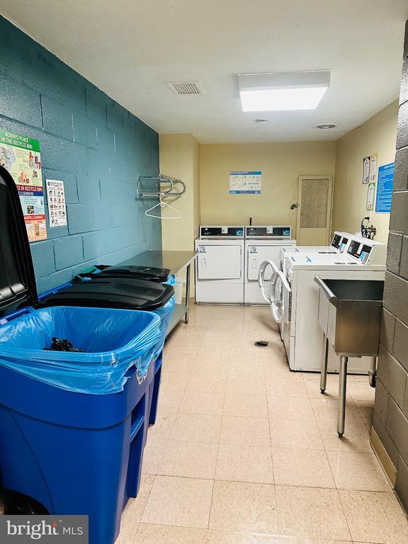 Building Photo - 4600 Duke St