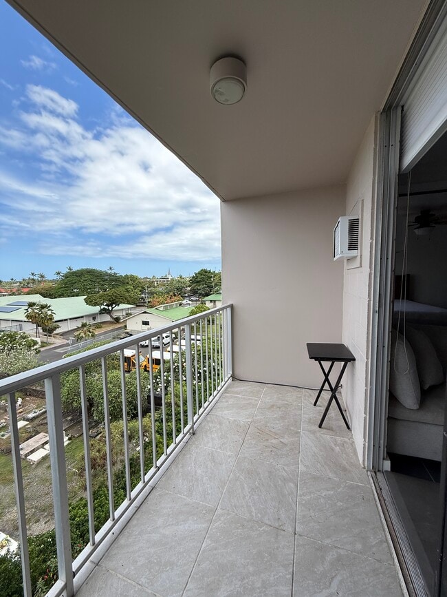 Building Photo - 75-5766-5766 Kuakini Hwy