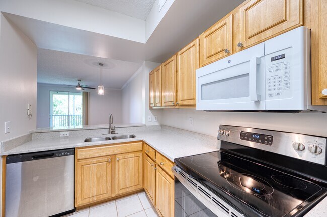 Kitchen - 5681 Bentgrass Dr