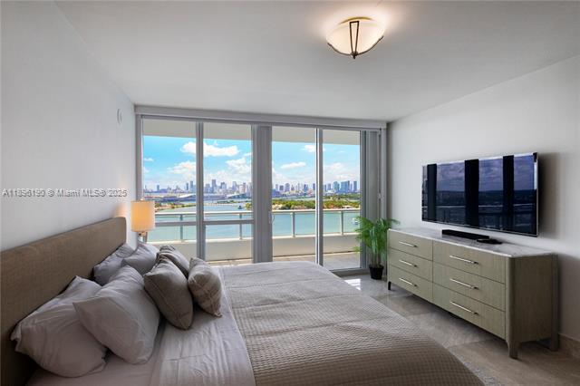 Building Photo - THE BENTLEY BAY CONDO