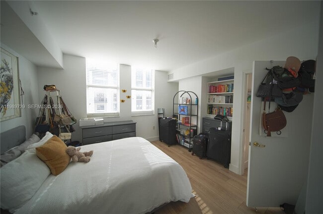 Building Photo - 4100 Salzedo St