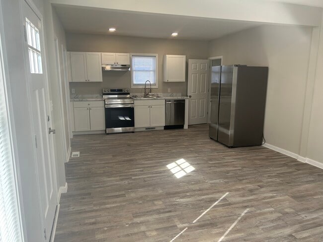 Kitchen distant - 821 Hazard Ave