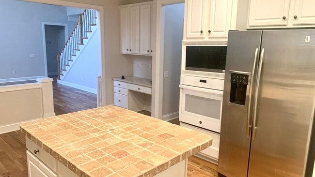 Building Photo - 11106 Knight Castle Dr