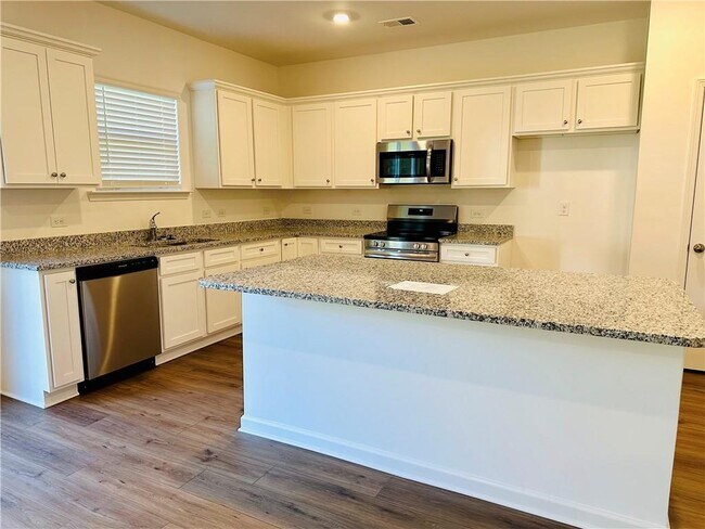 Building Photo - 66 Red Dragon Dr