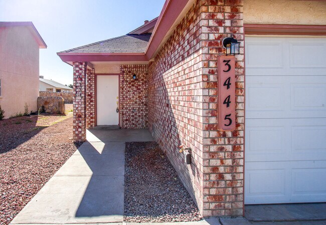 Building Photo - 3445 Tierra Ruby Dr
