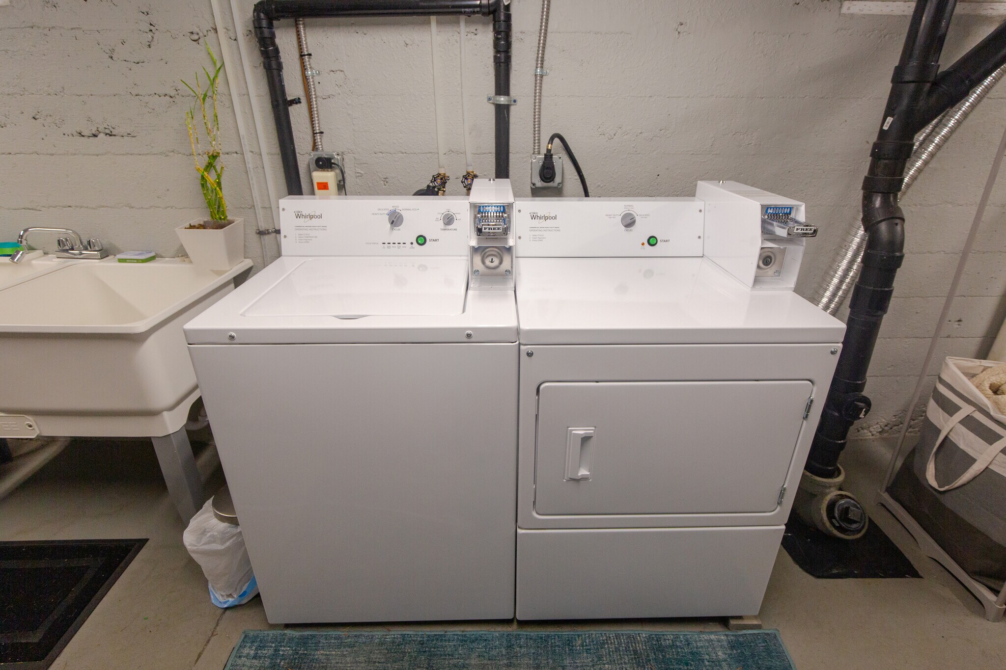 Building Photo - 5604 SE 97th Ave