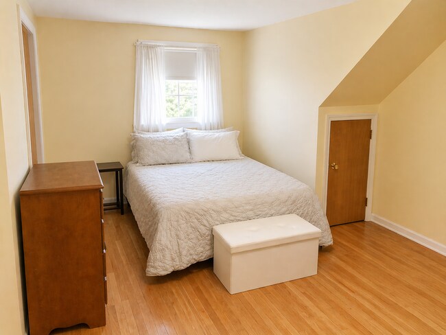 Building Photo - 4-Bedroom Home for Rent in the Heart of Sixteen Acres