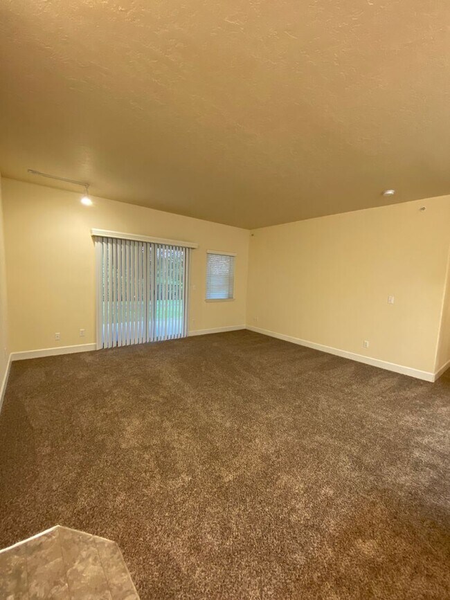 Building Photo - 6800 N Spurwing Loop