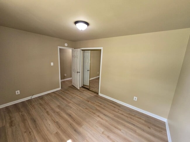 Building Photo - NEWLY REMODELED 3 bedroom house in Colonial Heights