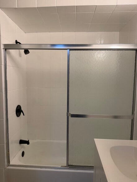 Building Photo - 575 Market St