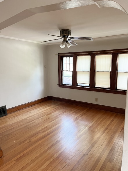 Building Photo - 1463 S 90th St