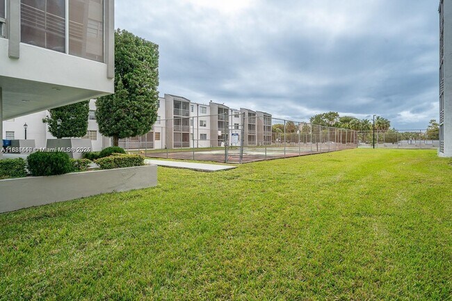 Building Photo - 14150 SW 84th St