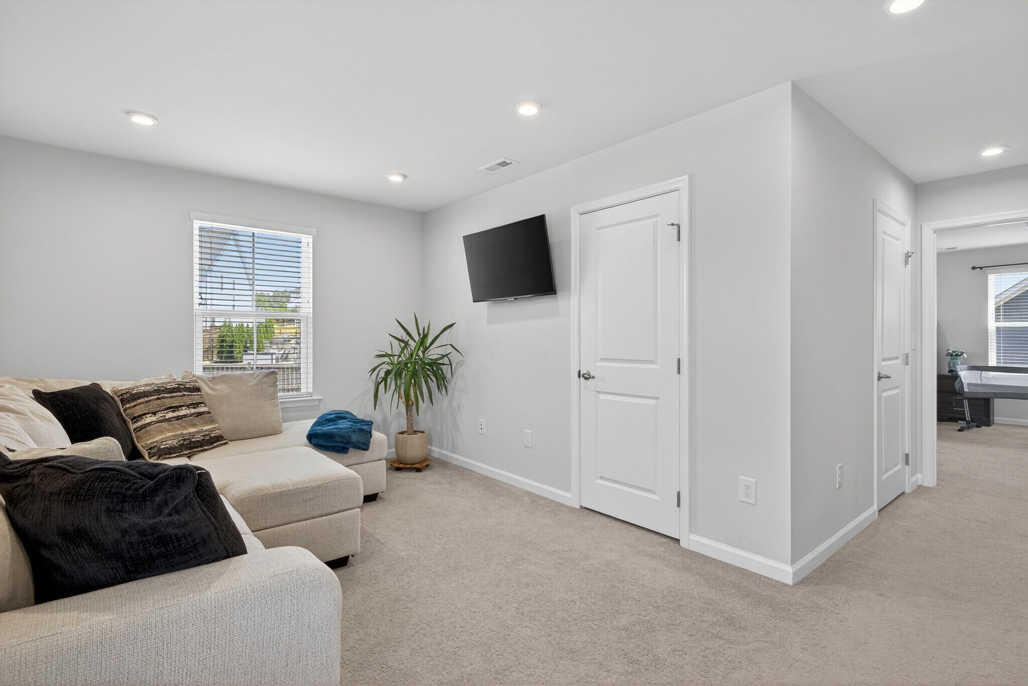Building Photo - 201 Devon Fields Dr