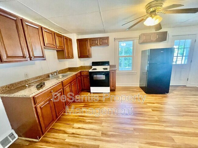 Building Photo - 425 Mt Vernon Ave