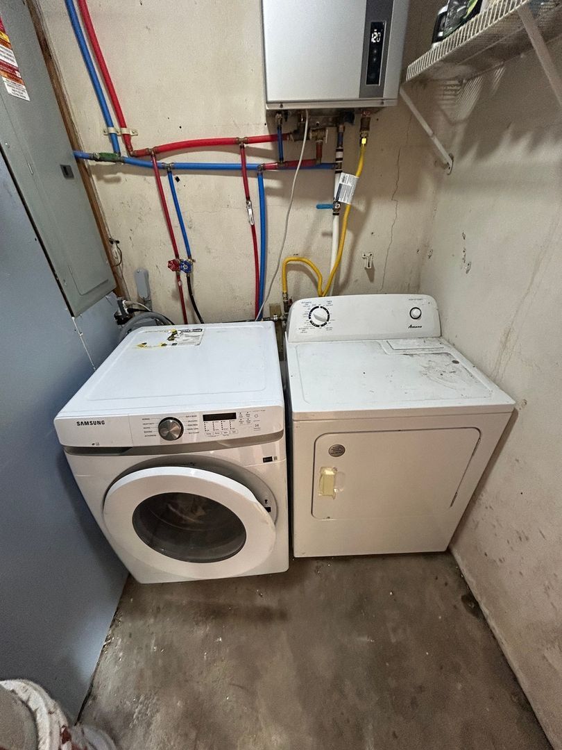 Building Photo - 1230 S Rogers St