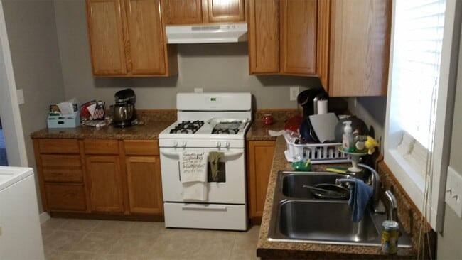 Building Photo - 501 W 47th St