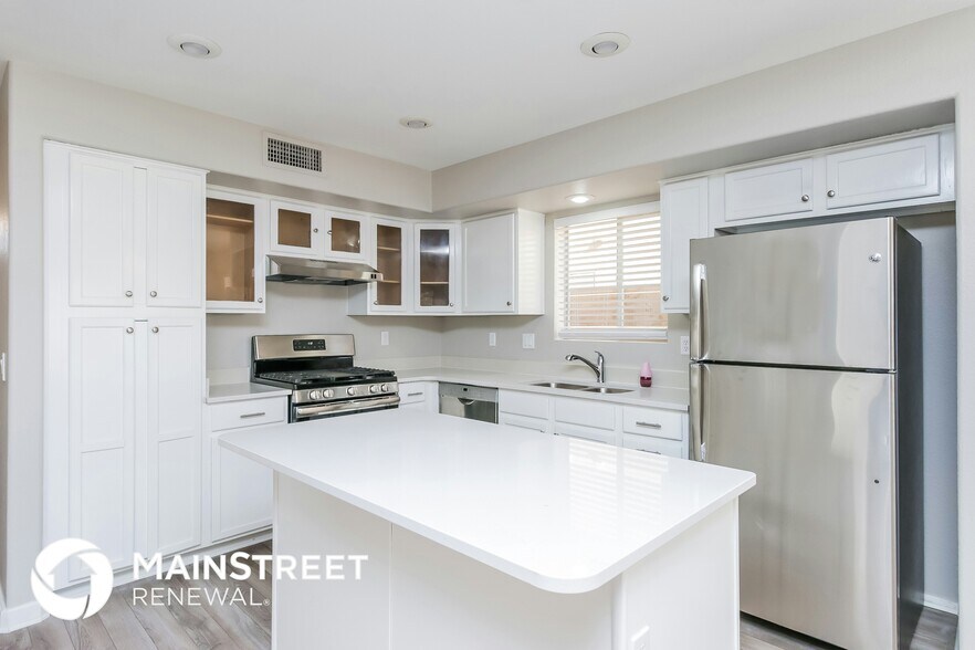 Building Photo - 12555 W Virginia Ave