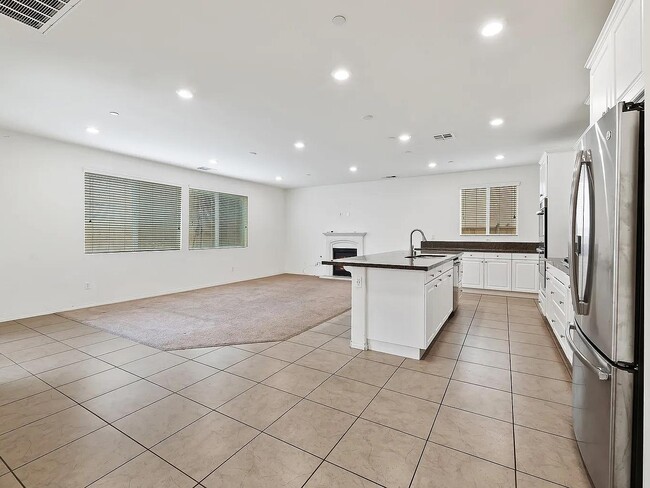 Building Photo - 15634 Clove Pl