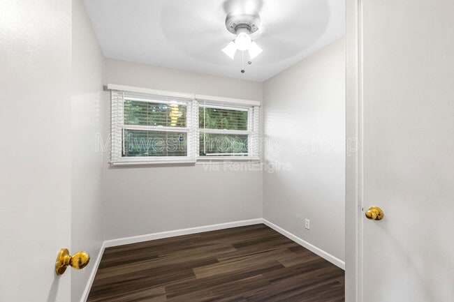 Building Photo - 306 Banff Cir