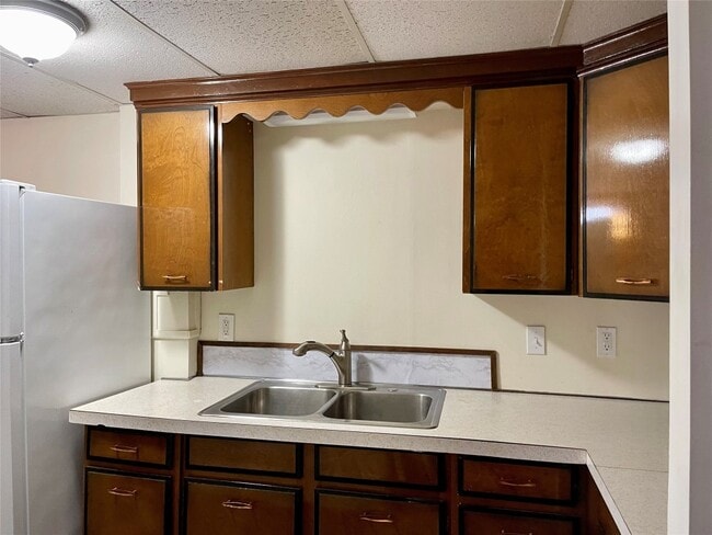 Building Photo - 705 N McKinley Ave