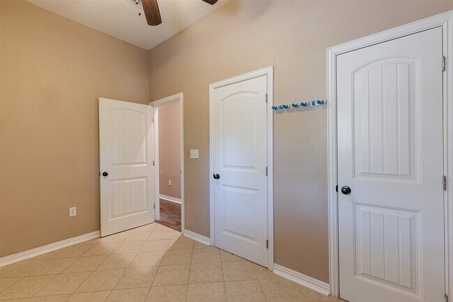 Building Photo - 10552 FM Rd 2432