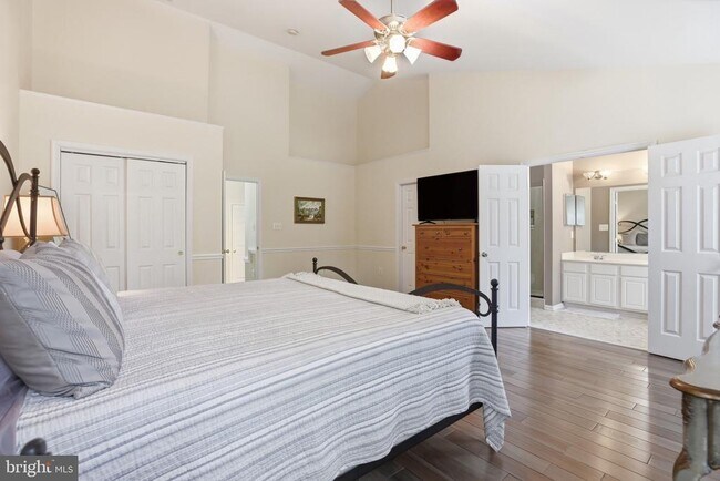 Building Photo - 47716 Bowline Terrace