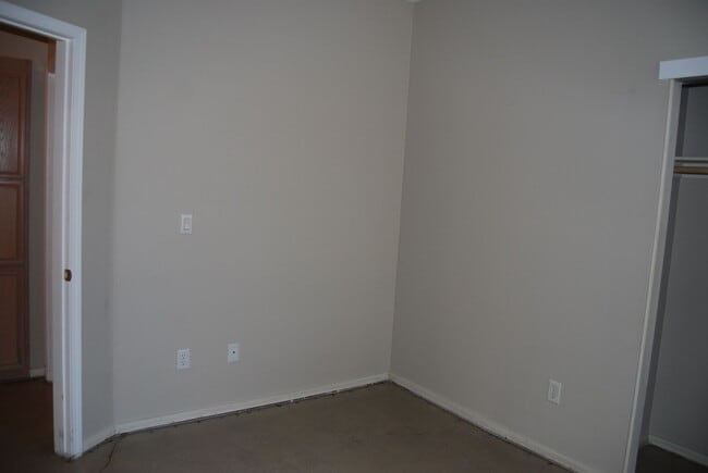 Building Photo - Single-Level Patio Home in Gated South Meadows Community